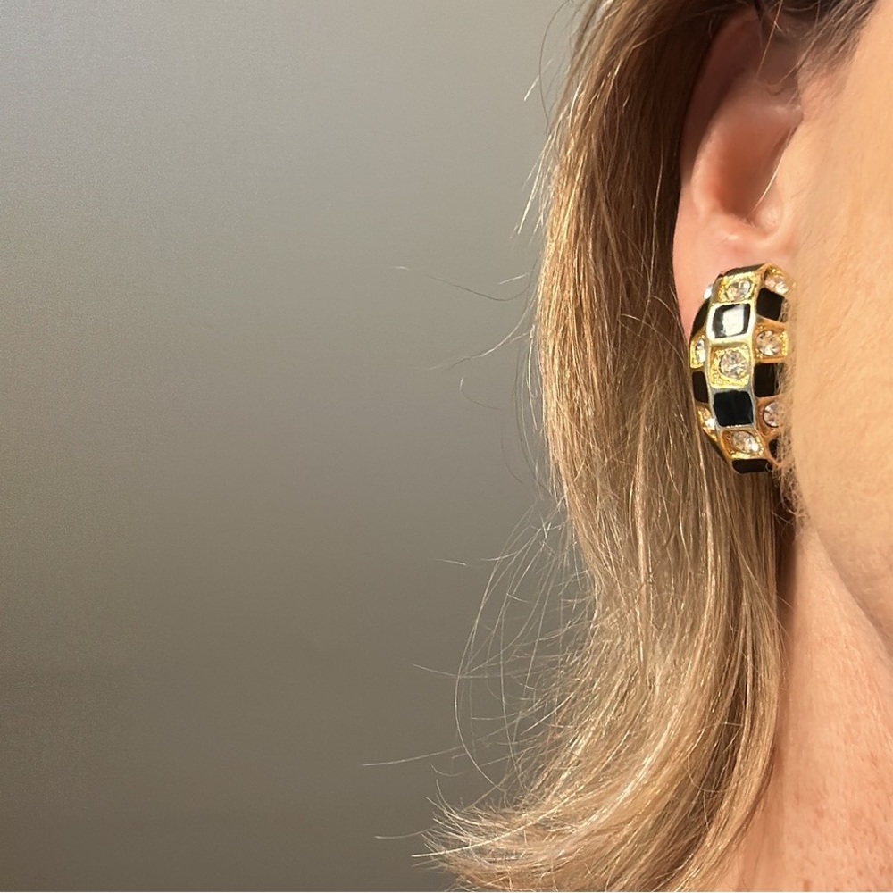 VINTAGE Monet Clip on Earrings BLACK Enamel/Crystal/Goldtone EUC